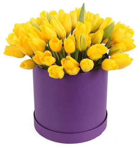 Шляпная коробка с желтыми тюльпанами