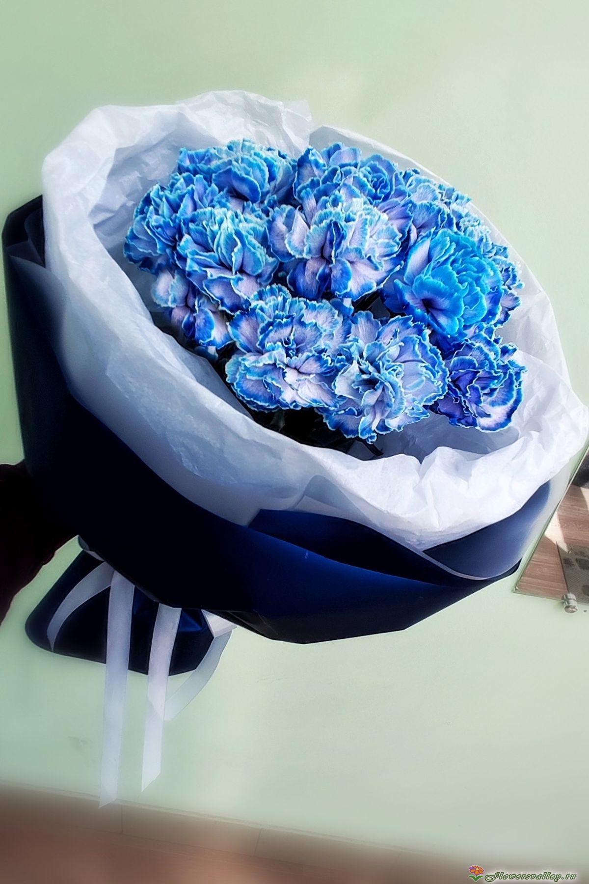 Букет из голубой гвоздики