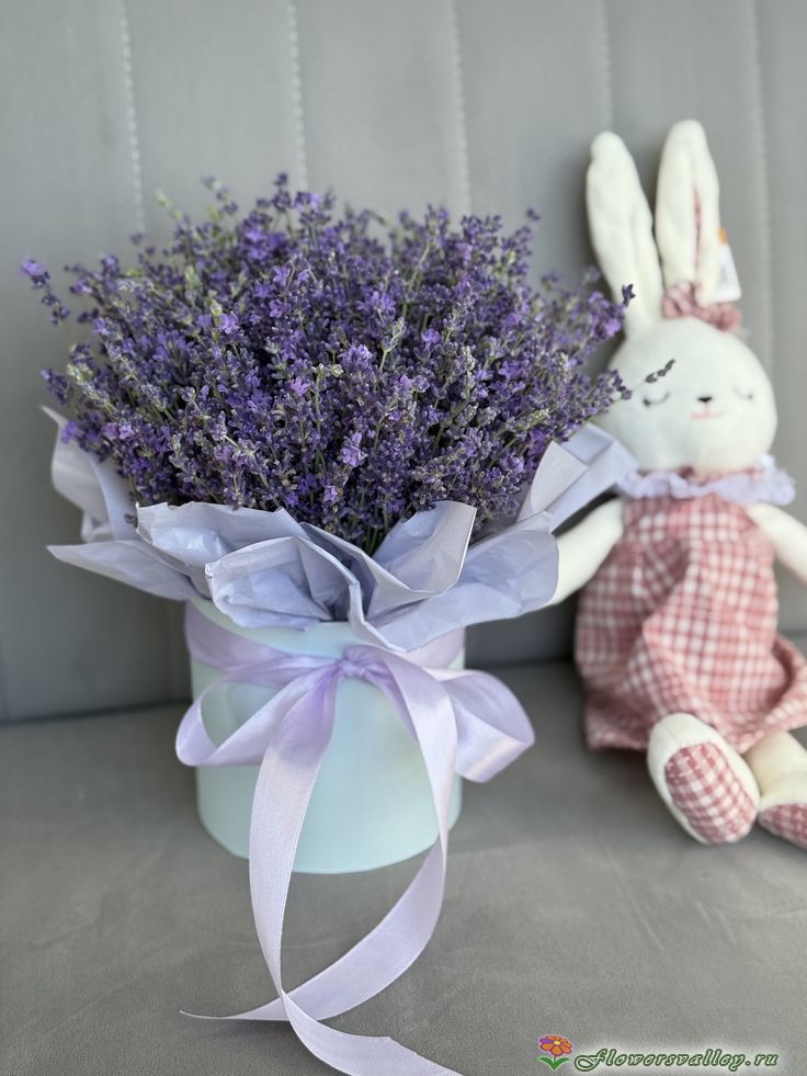 Лаванда в шляпной коробке, размер средний.