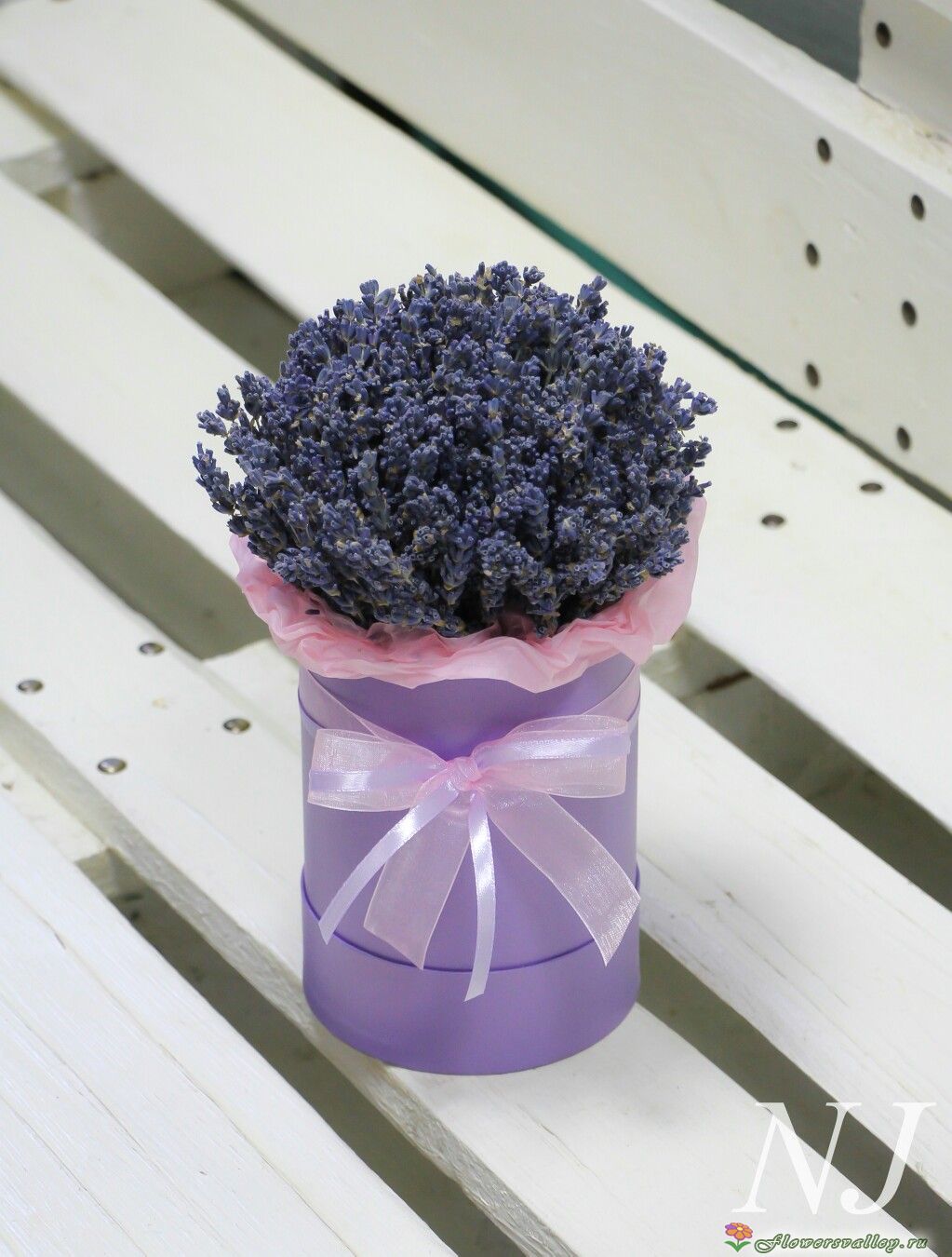 Лаванда в шляпной коробке