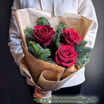 Букет из роз и нобилиса