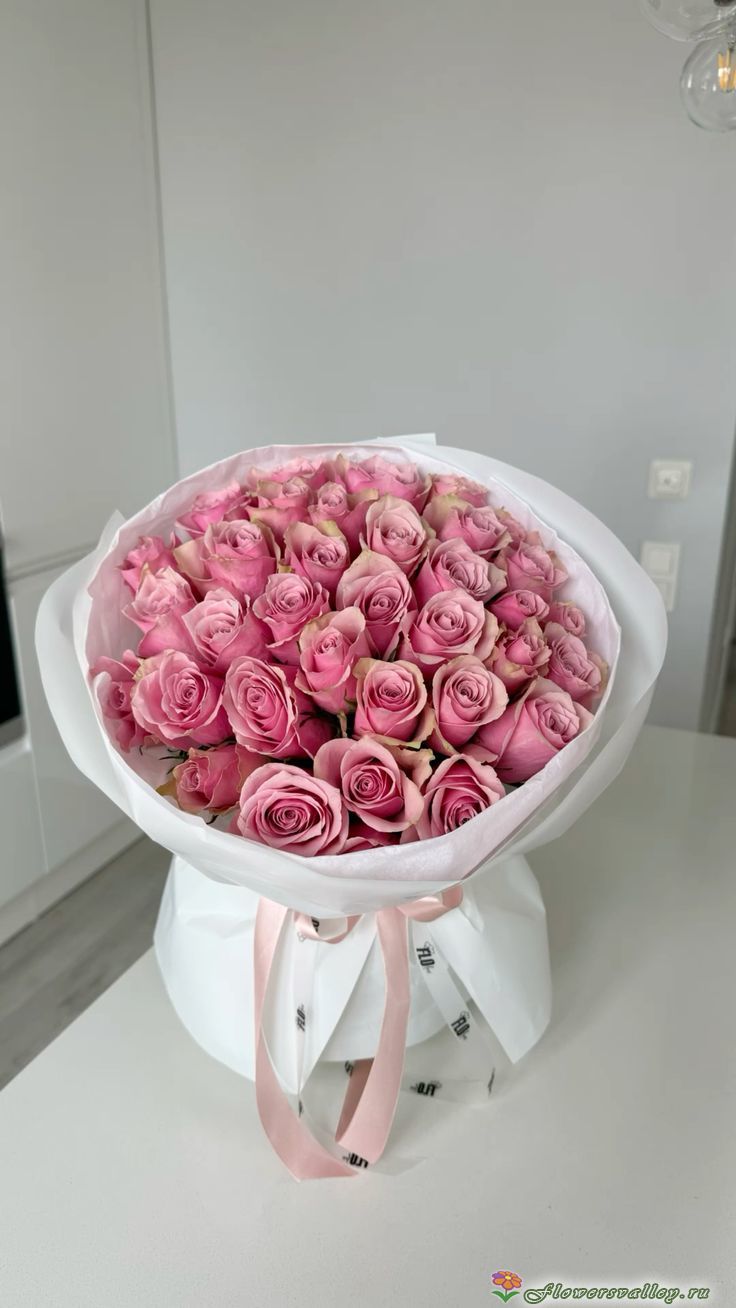 Букет из  роз Эрмоса ( сорт "Hermosa" , пр-во Эквадор)