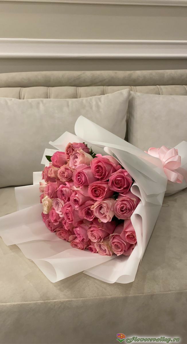 Букет из  роз Эрмоса ( сорт "Hermosa" , пр-во Эквадор)