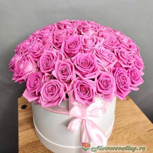 35 розовых роз