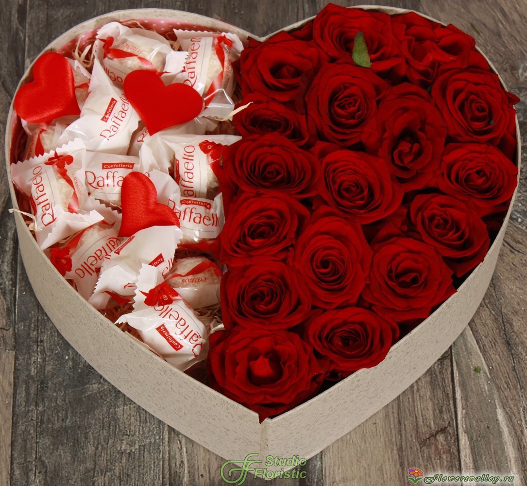 розы и конфеты Raffaello