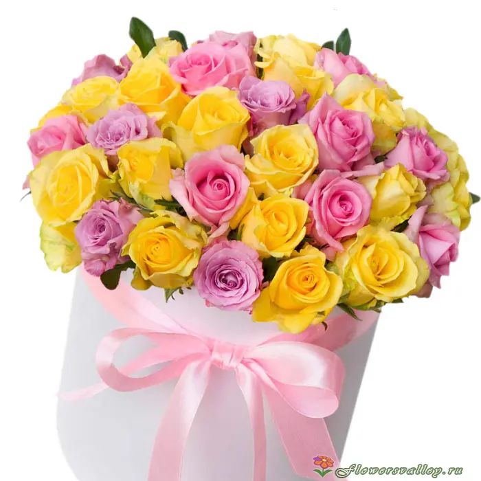 Шляпная коробка из розовой и желтой розы. Фото 2.