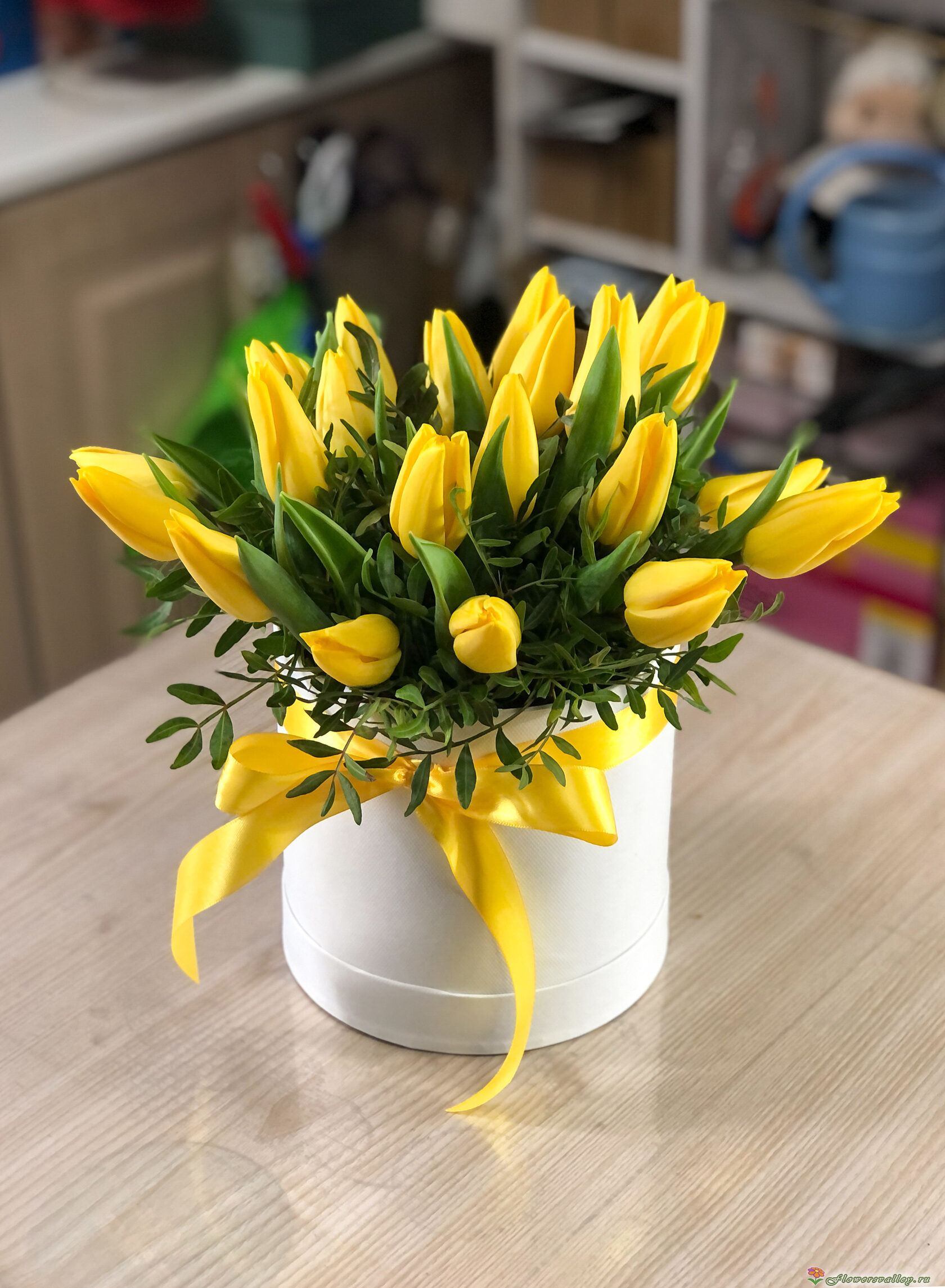 Тюльпаны желтые