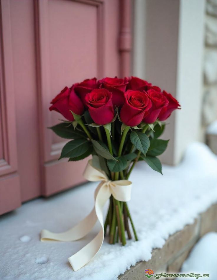 Букет невесты из красных роз (сорт Ред Наоми)