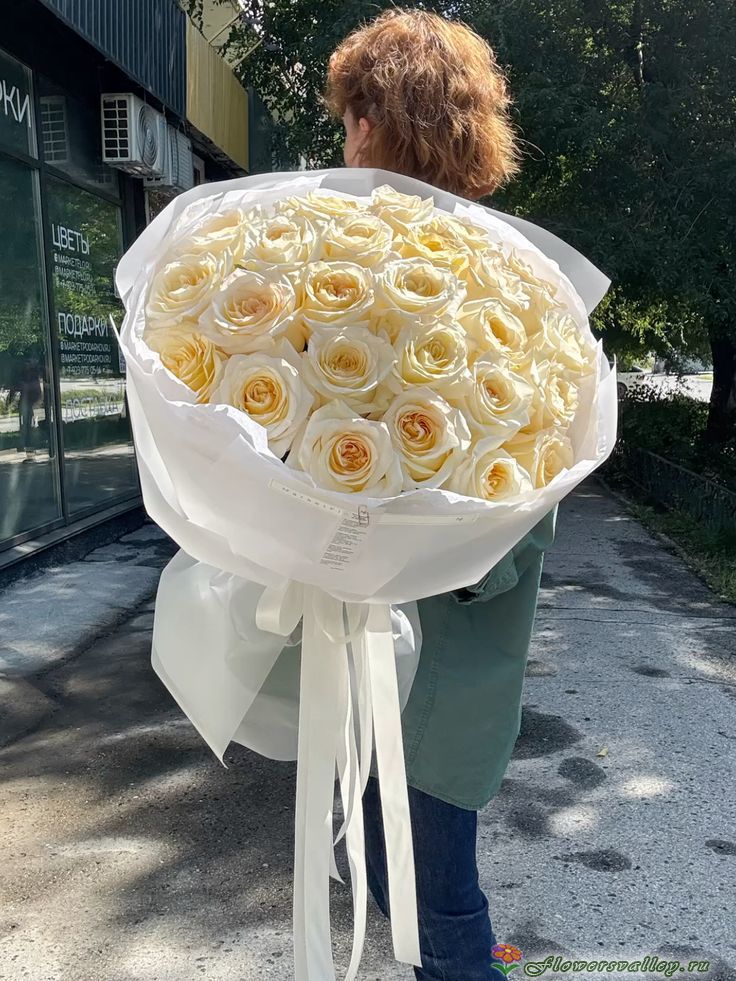 Букет из 51 розы Канделайт (пр-во Эквадор, сорт "Candlelight", пионовидная)