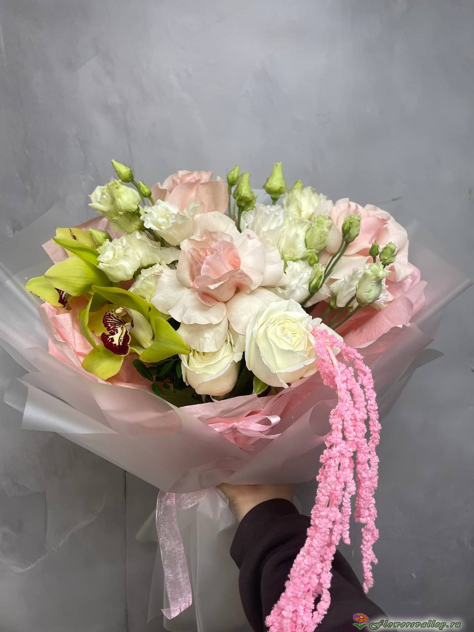 Букет с французской розой, орхидеей и эустомой1