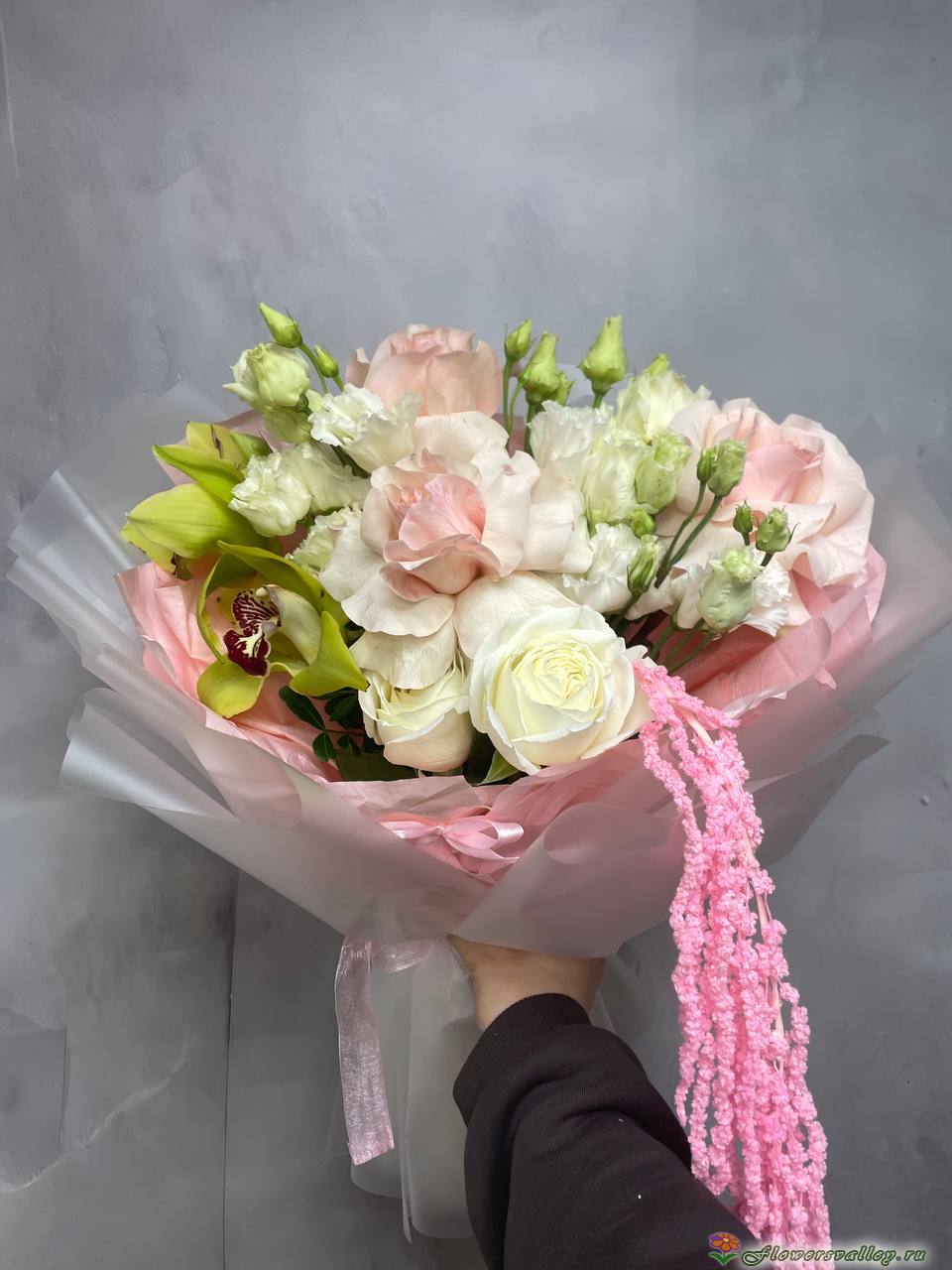 Букет с французской розой, орхидеей и эустомой1