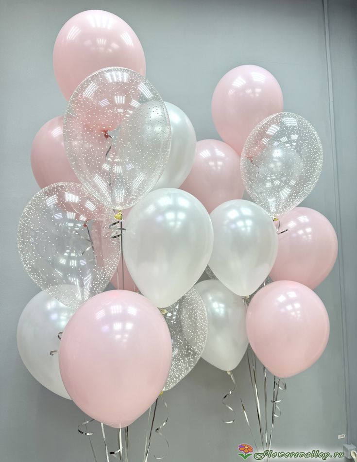 : Композиция из воздушных шаров бело-розовых и прозрачных с серебряными блестками, сердцами и звезда