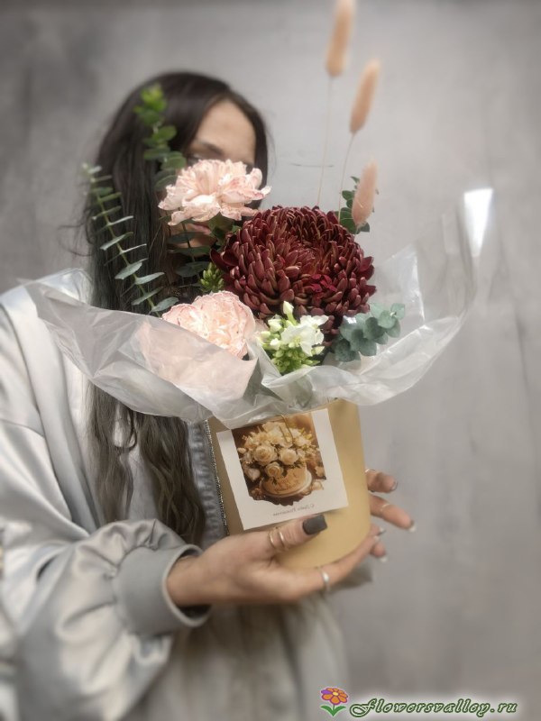 Композиция с хризантемой Бигуди