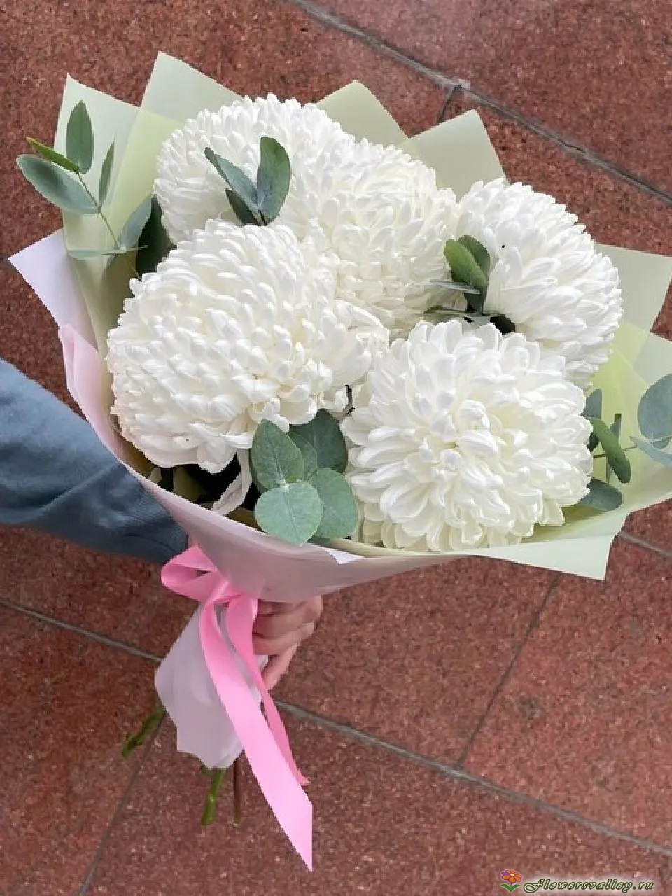 Букет с хризантемой Бигуди