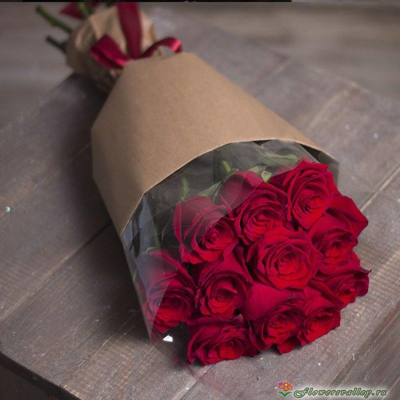 Букет из 15 красных роз, сорт "Explorer"