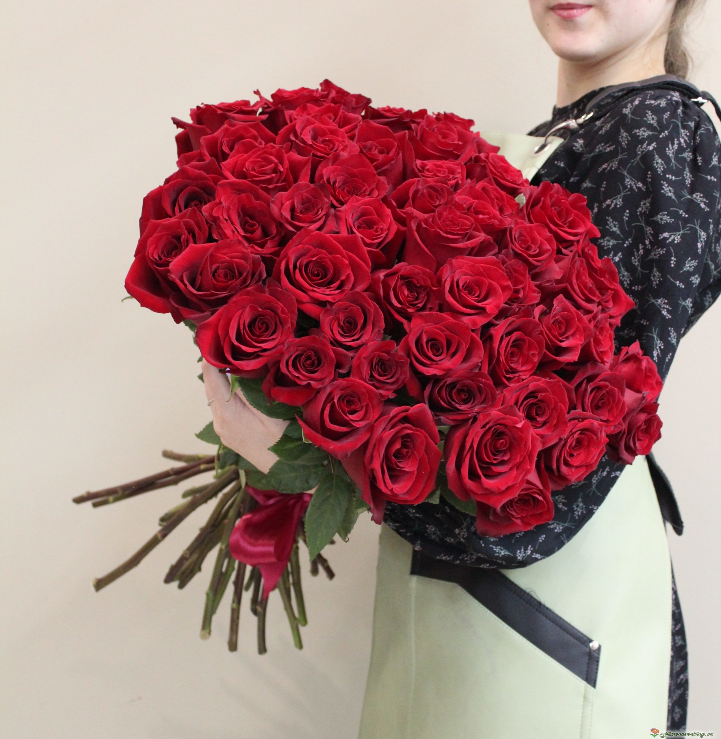 Букет из 51 красной розы, сорт "Explorer" (пр-во Эквадор) Главная Товары Букет из 51 красной розы, с