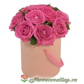 Цветы в коробочке. 15 розовых роз в бежевой коробочке.