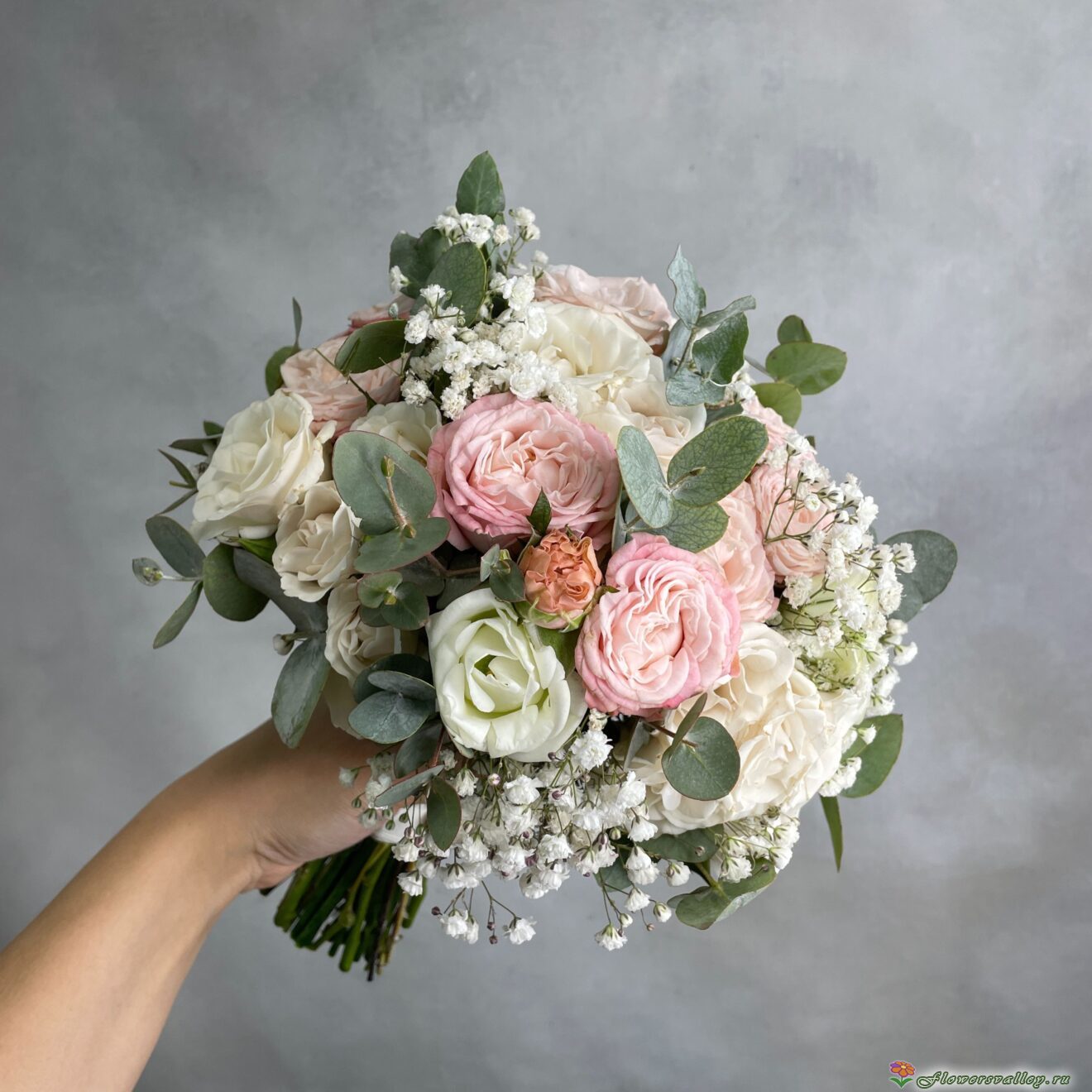 Букет невесты из пионов и пионовидной кустовой розы