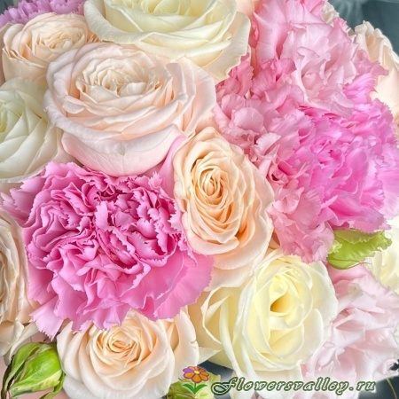 Букет невесты в бежевых оттенках