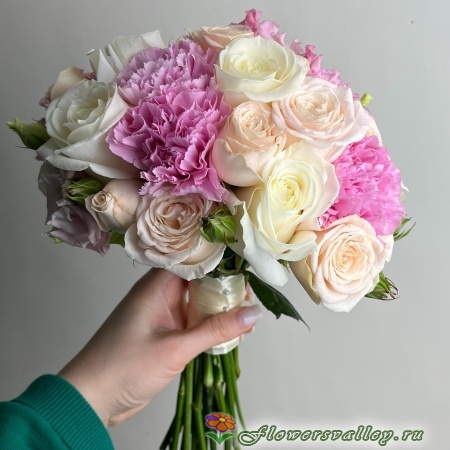 Букет невесты в бежевых оттенках