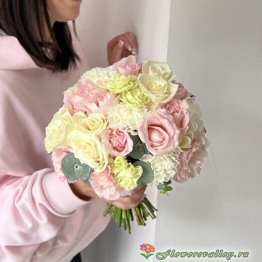 Букет невесты в бежевых оттенках