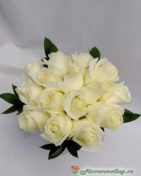 Букет невесты из белых роз. Фото 3.