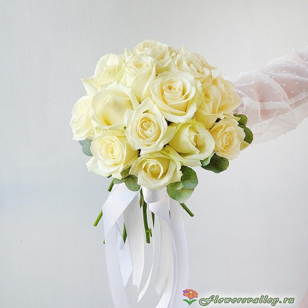 Букет невесты из белых роз