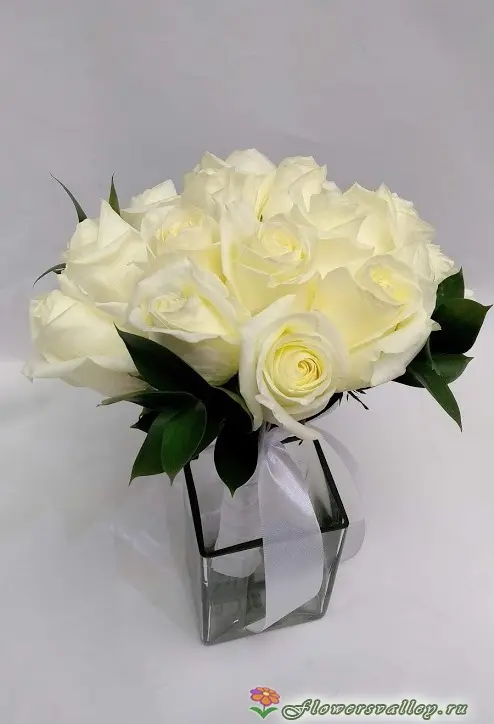 Букет невесты из белых роз. Фото 2.