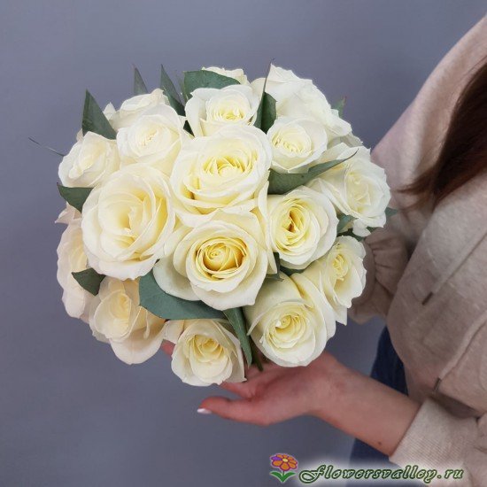 Букет невесты из белых роз
