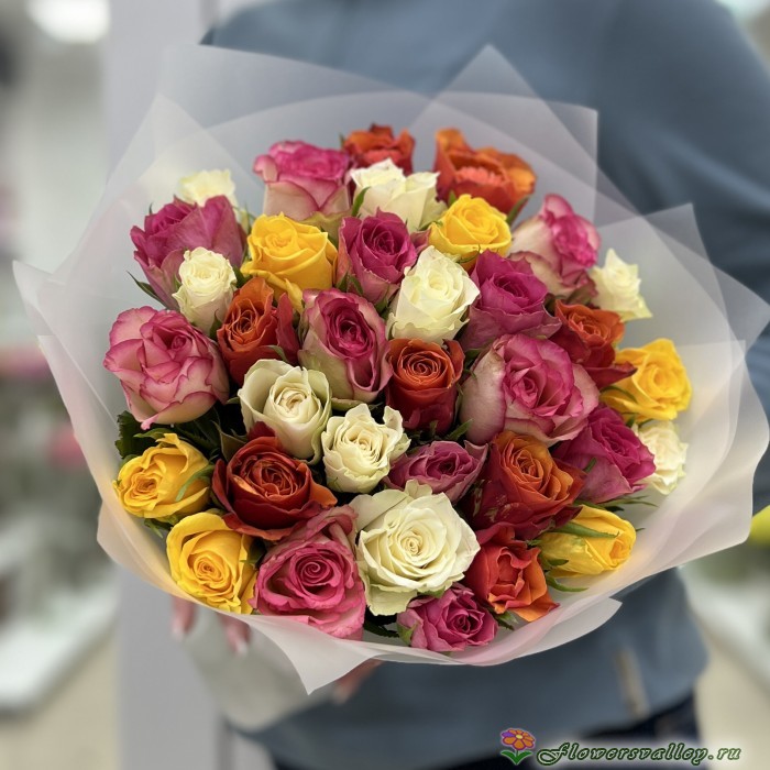 Букет 35 разноцветных роз. Пр-во Россия.