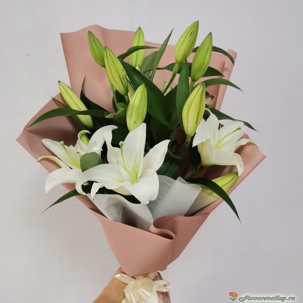 5 белых лилий