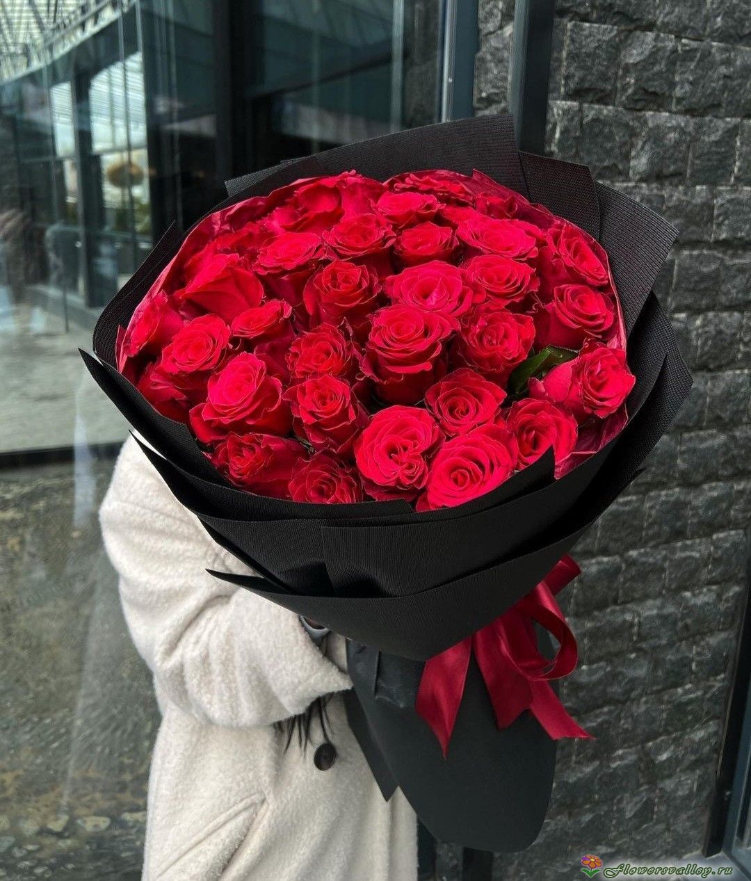 Букет из 35 красных роз, сорт "Explorer"