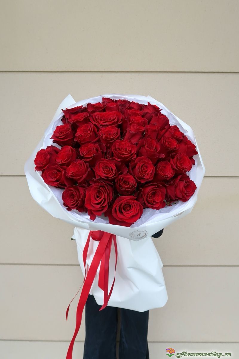 Букет из 35 красных роз, сорт "Explorer"