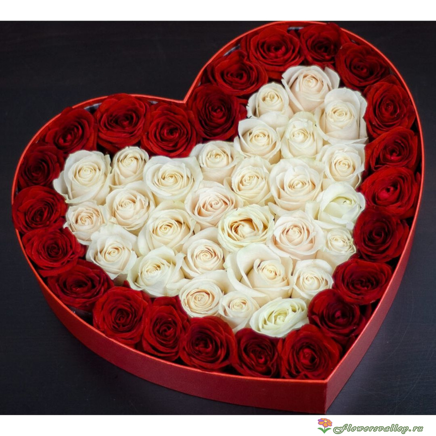 51 роза в коробочке в форме сердца