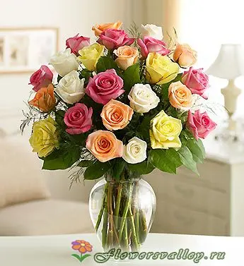 Букет из 25 разноцветных роз. Фото 2
