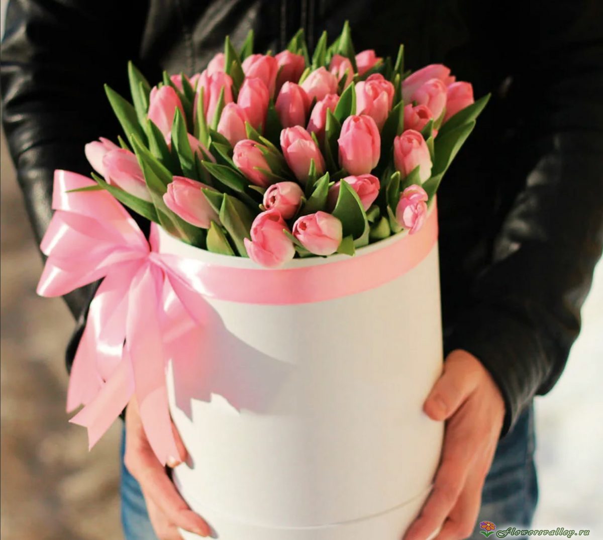 35 тюльпанов в коробке