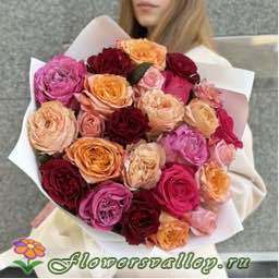 Букет из 25 пионовидных роз