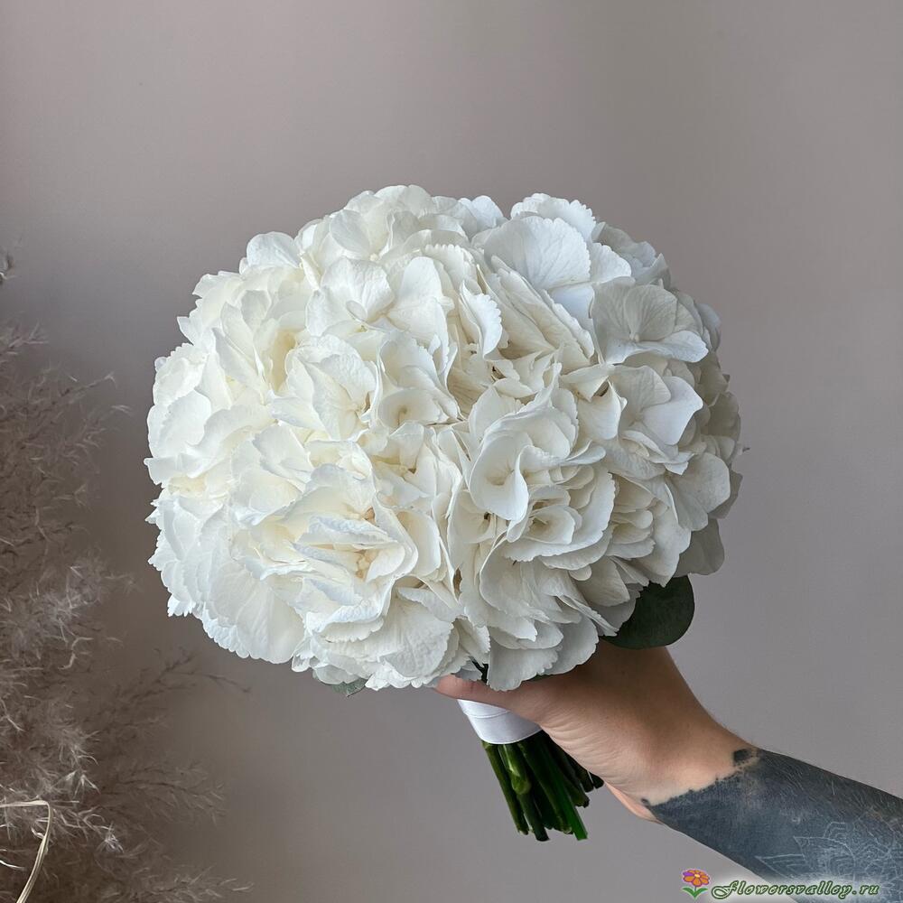 Букет невесты из белой гортензии. Фото 4.