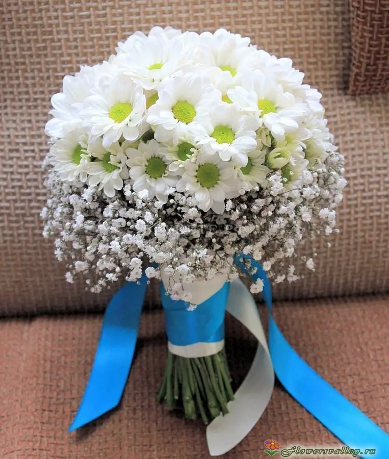 Букет невесты из белых хризантем