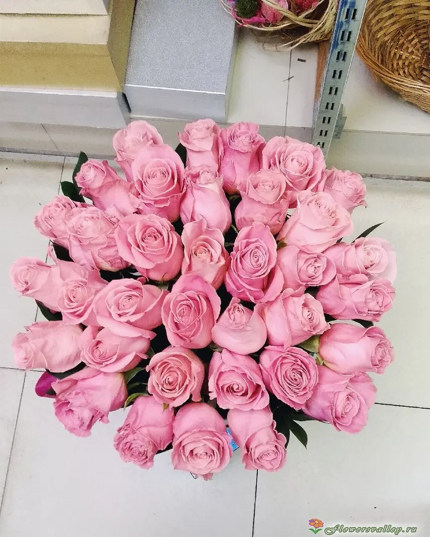 Шляпная коробка с розовой розой (пр-во Эквадор) - 35 шт.