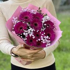 букет из гербер и гипсофилы