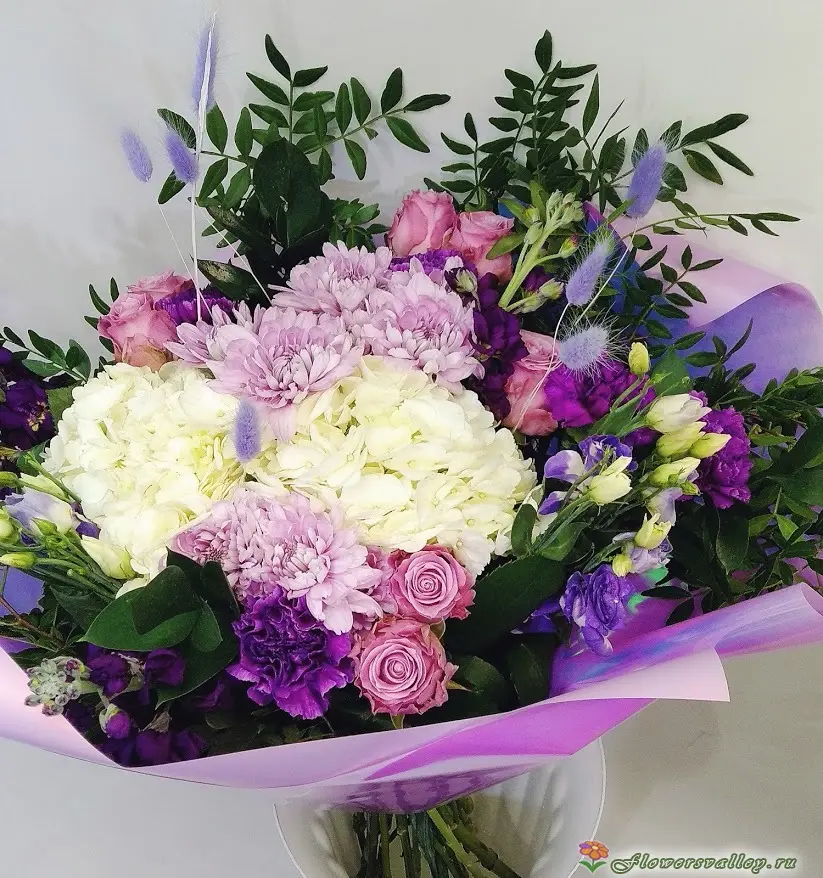 Купить букет с гортензией в фиолетовом цвете Екатеринбург 
