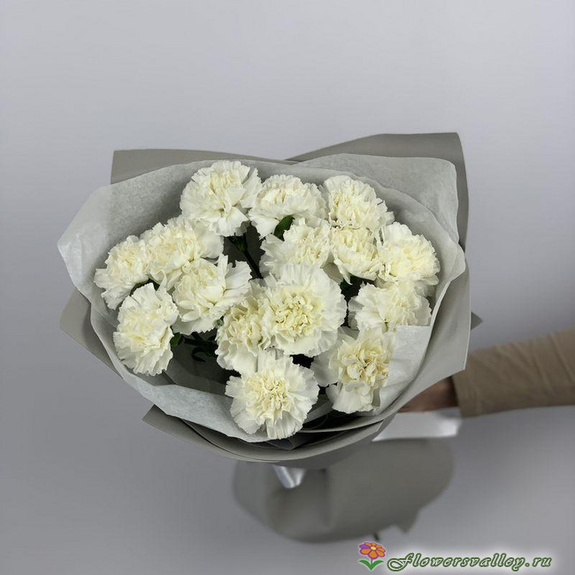 Букет из 15 белых гвоздик