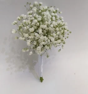 Бутоньерка из гипсофилы
