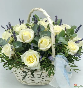 Корзина с розой и лавандой, 15 шт