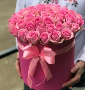 Розовые розы 25 шт. в коробке
