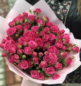 Букет из 15 кустовых роз