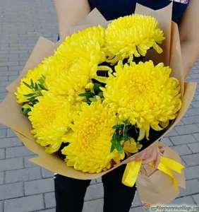 Букет из желтых хризантем