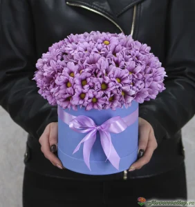 Шляпная коробка с розовой хризантемой, 15 шт