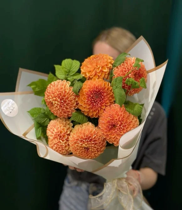 Букет из оранжевых георгин, 9 шт.